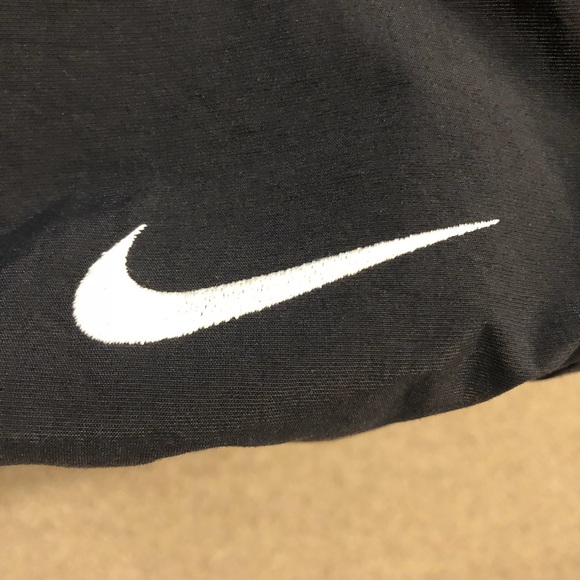 Nike “All Condition Gear”men’s coat . Size Medium.Colour is Black - Picture 7 of 8